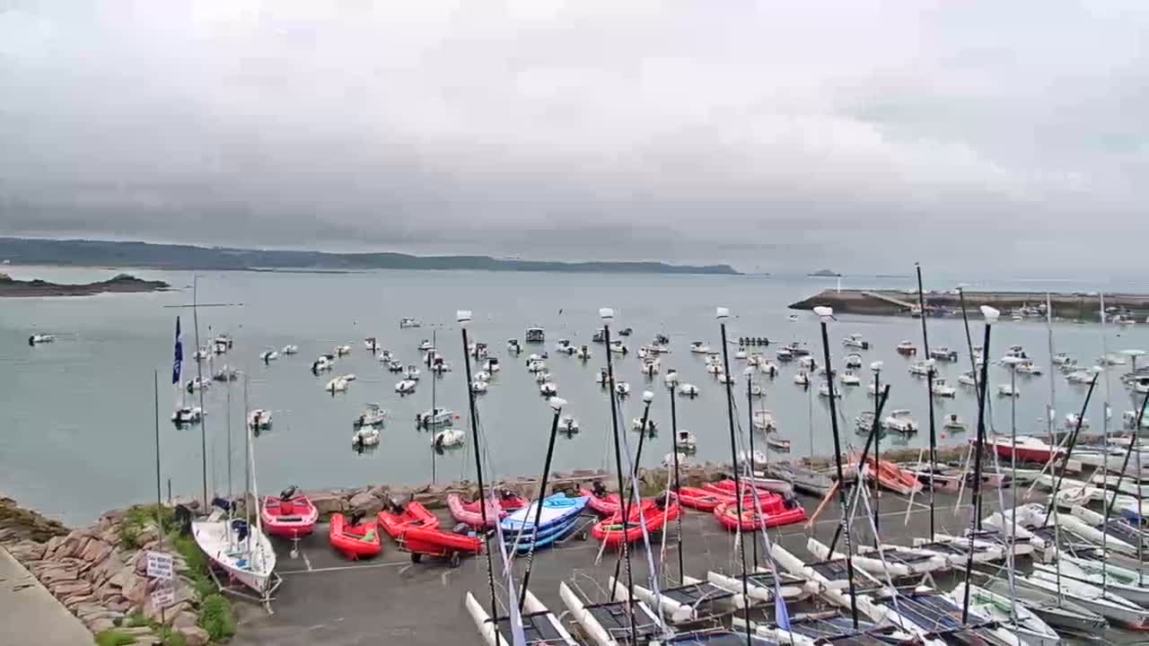 Erquy Comune & Port Live Cam - Saint-Brieuc, Cotes-d'Armor, Bretagne, France