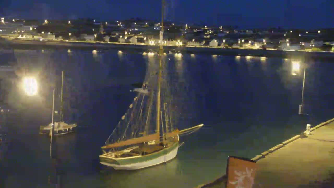 Erquy Comune & Port Live Cam - Saint-Brieuc, Cotes-d'Armor, Bretagne, France