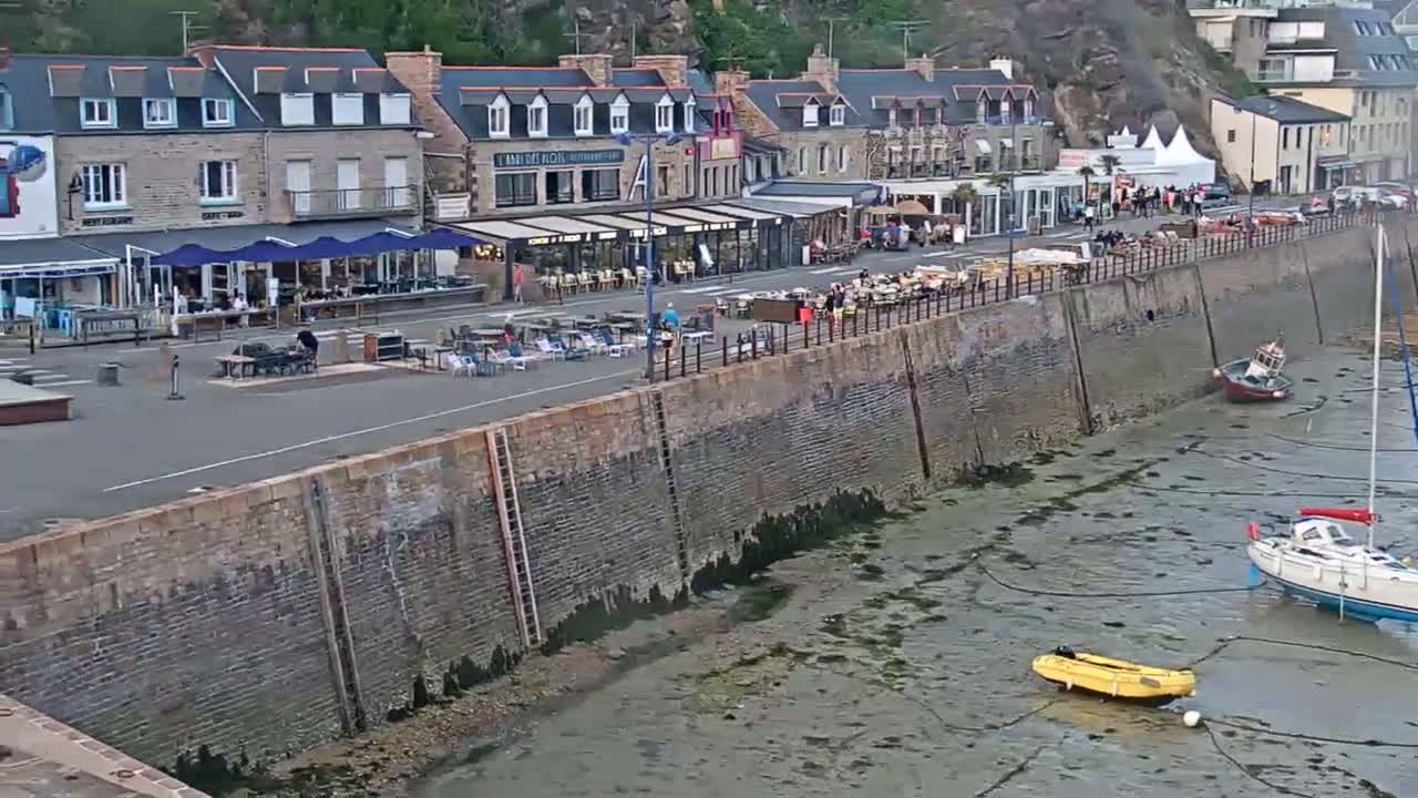 Erquy Comune & Port Live Cam - Saint-Brieuc, Cotes-d'Armor, Bretagne, France