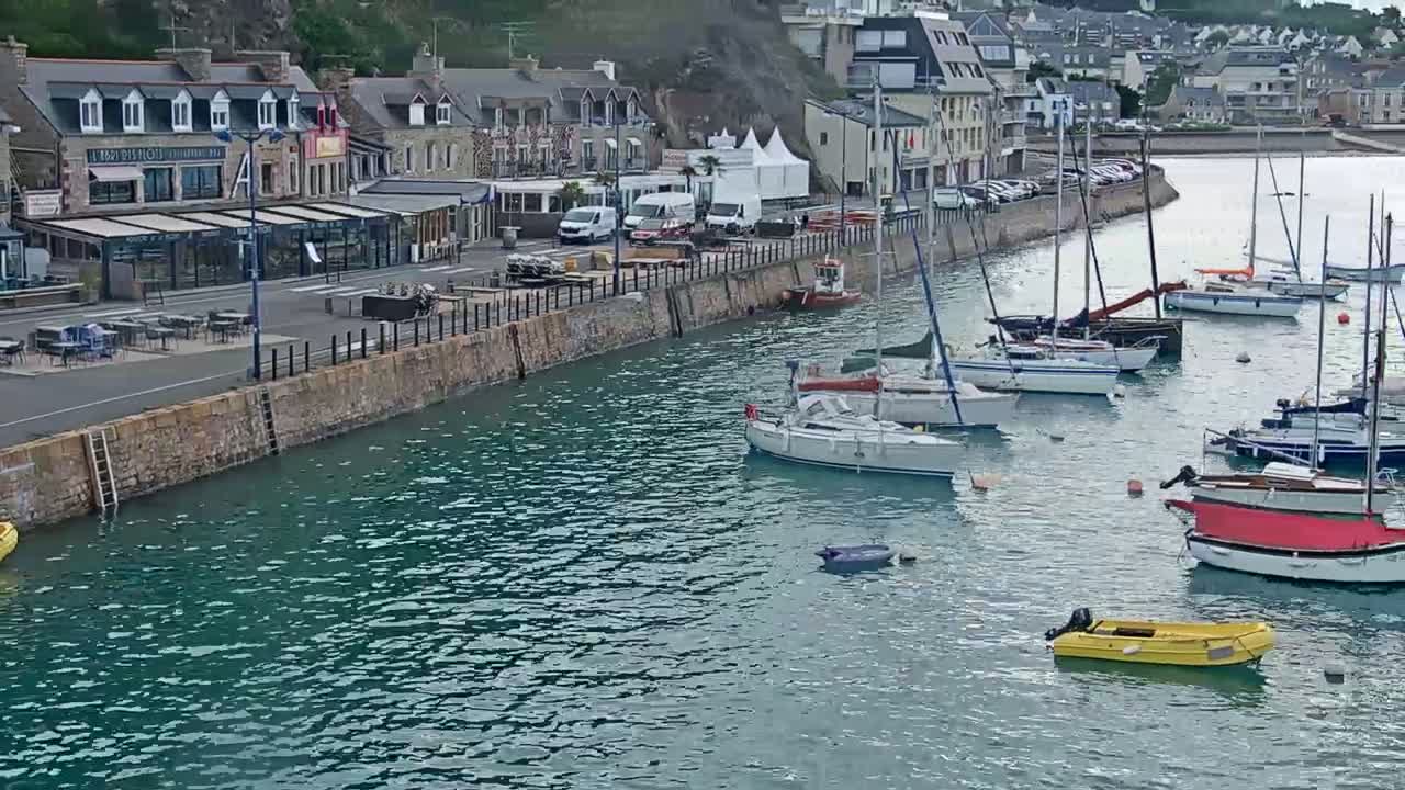 Erquy Comune & Port Live Cam - Saint-Brieuc, Cotes-d'Armor, Bretagne, France