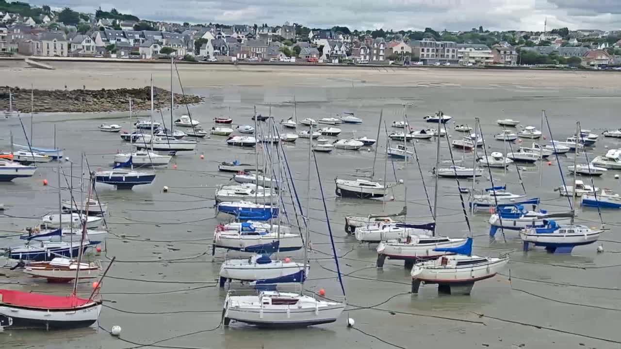 Erquy Comune & Port Live Cam - Saint-Brieuc, Cotes-d'Armor, Bretagne, France
