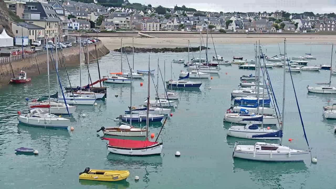Erquy Comune & Port Live Cam - Saint-Brieuc, Cotes-d'Armor, Bretagne, France