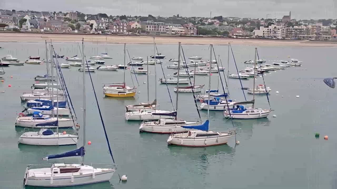 Erquy Comune & Port Live Cam - Saint-Brieuc, Cotes-d'Armor, Bretagne, France