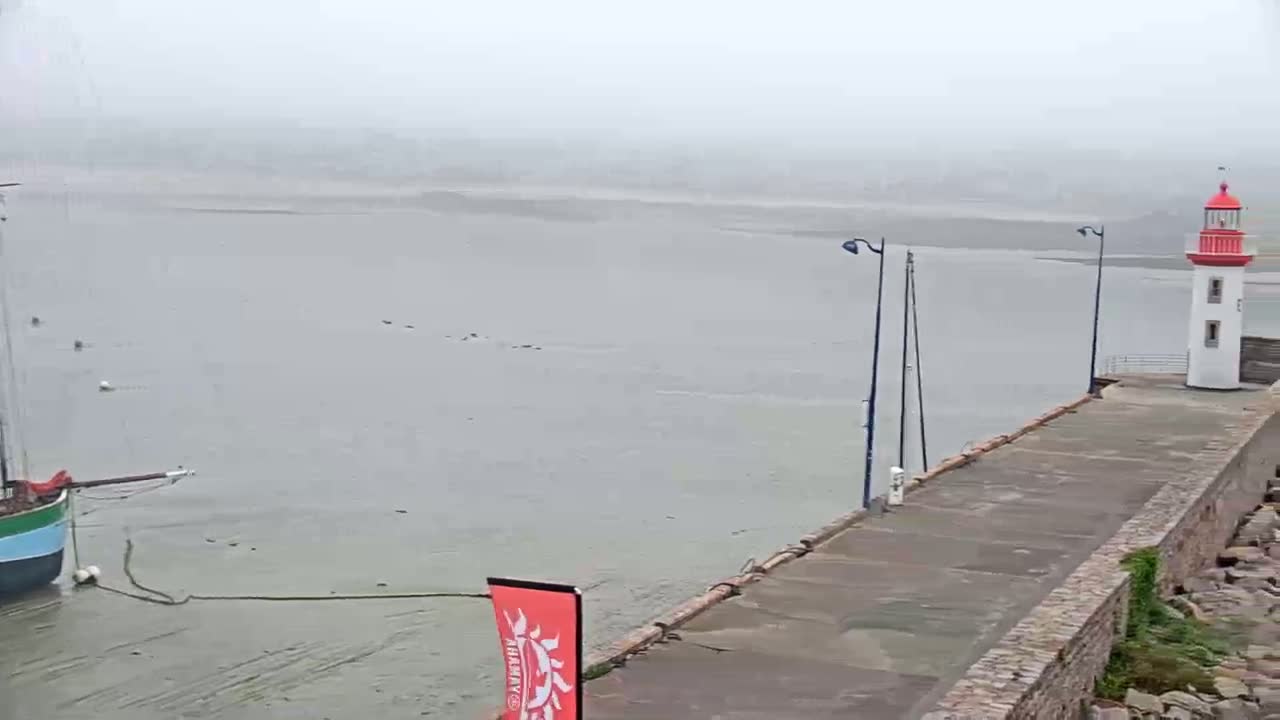 Erquy Comune & Port Live Cam - Saint-Brieuc, Cotes-d'Armor, Bretagne, France