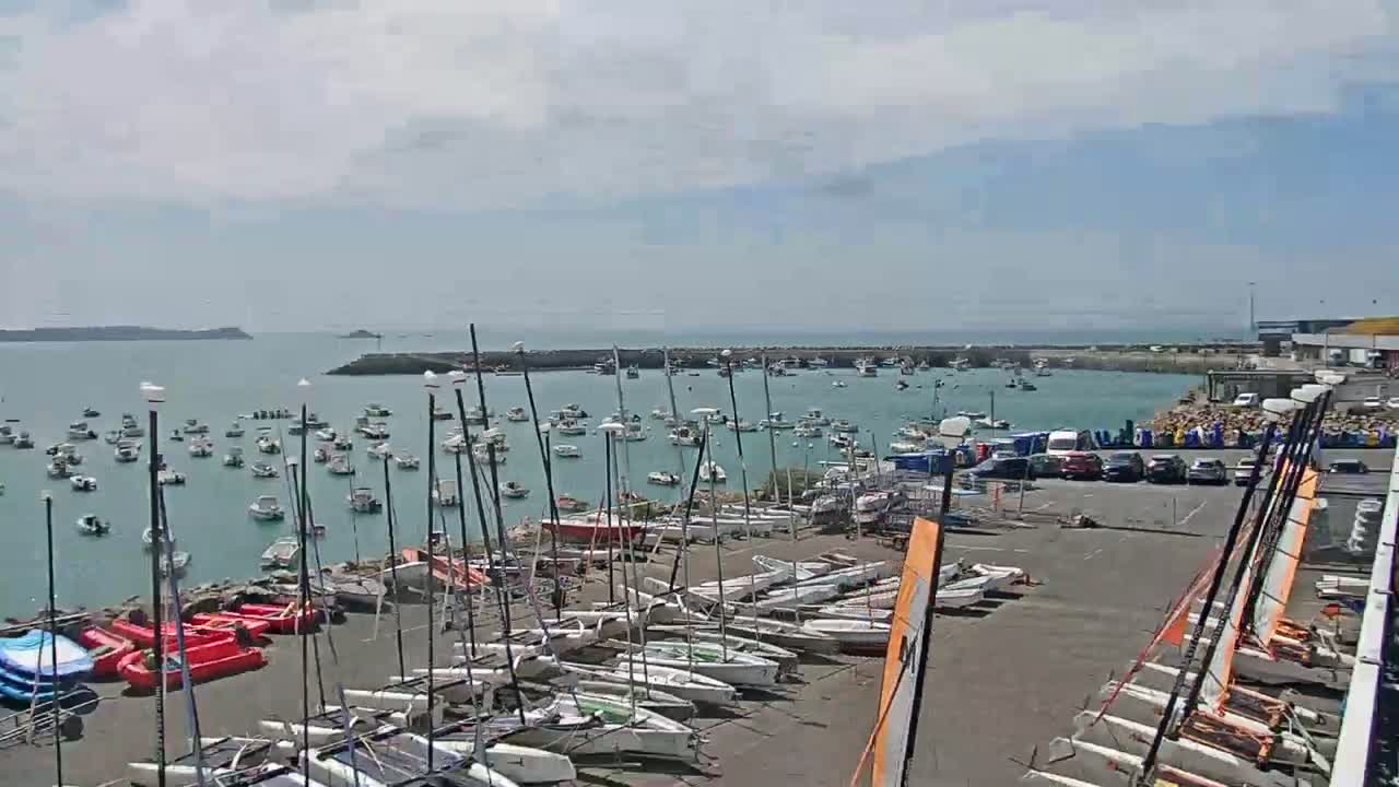 Erquy Comune & Port Live Cam - Saint-Brieuc, Cotes-d'Armor, Bretagne, France
