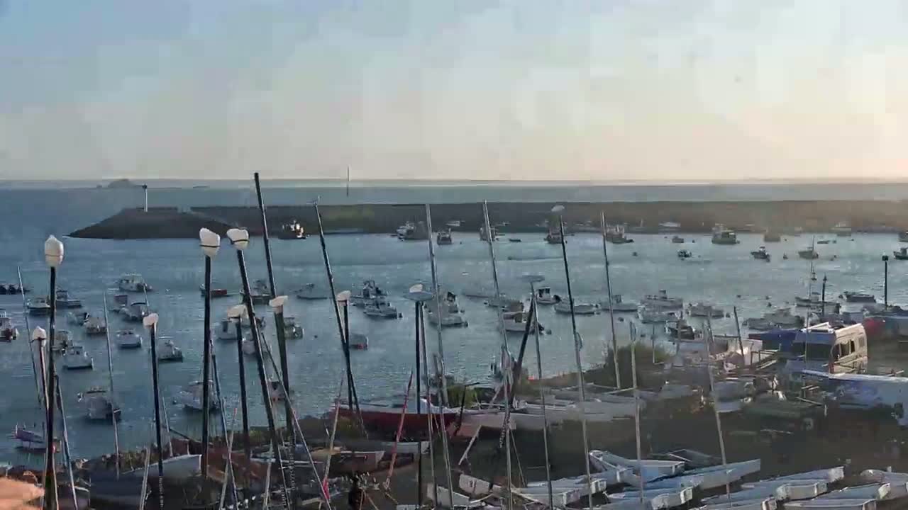 Erquy Comune & Port Live Cam - Saint-Brieuc, Cotes-d'Armor, Bretagne, France
