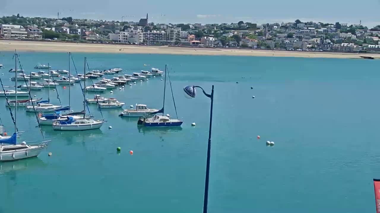 Erquy Comune & Port Live Cam - Saint-Brieuc, Cotes-d'Armor, Bretagne, France