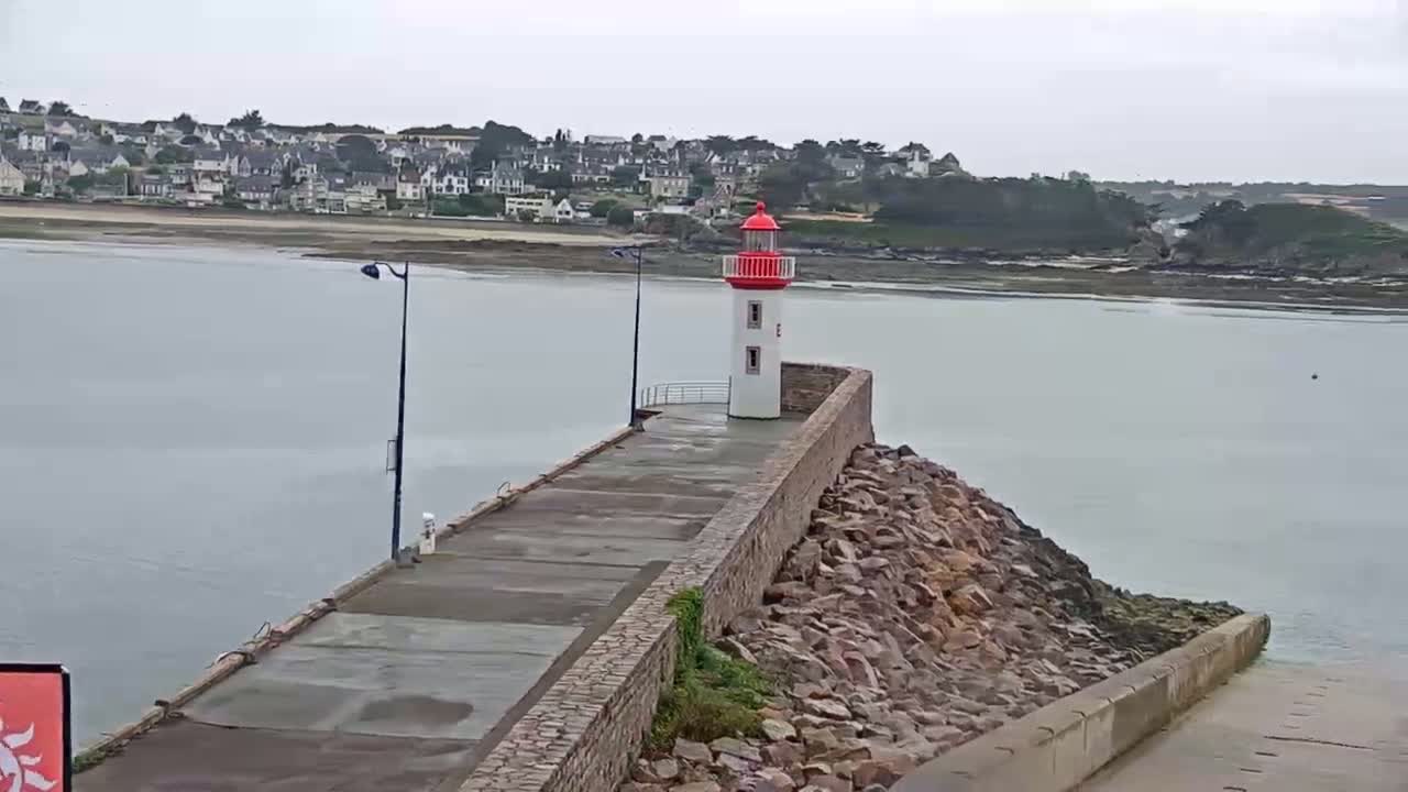 Erquy Comune & Port Live Cam - Saint-Brieuc, Cotes-d'Armor, Bretagne, France