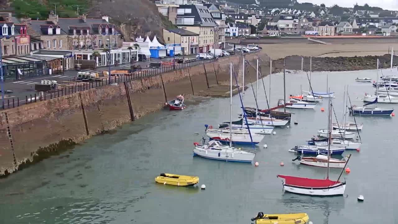 Erquy Comune & Port Live Cam - Saint-Brieuc, Cotes-d'Armor, Bretagne, France