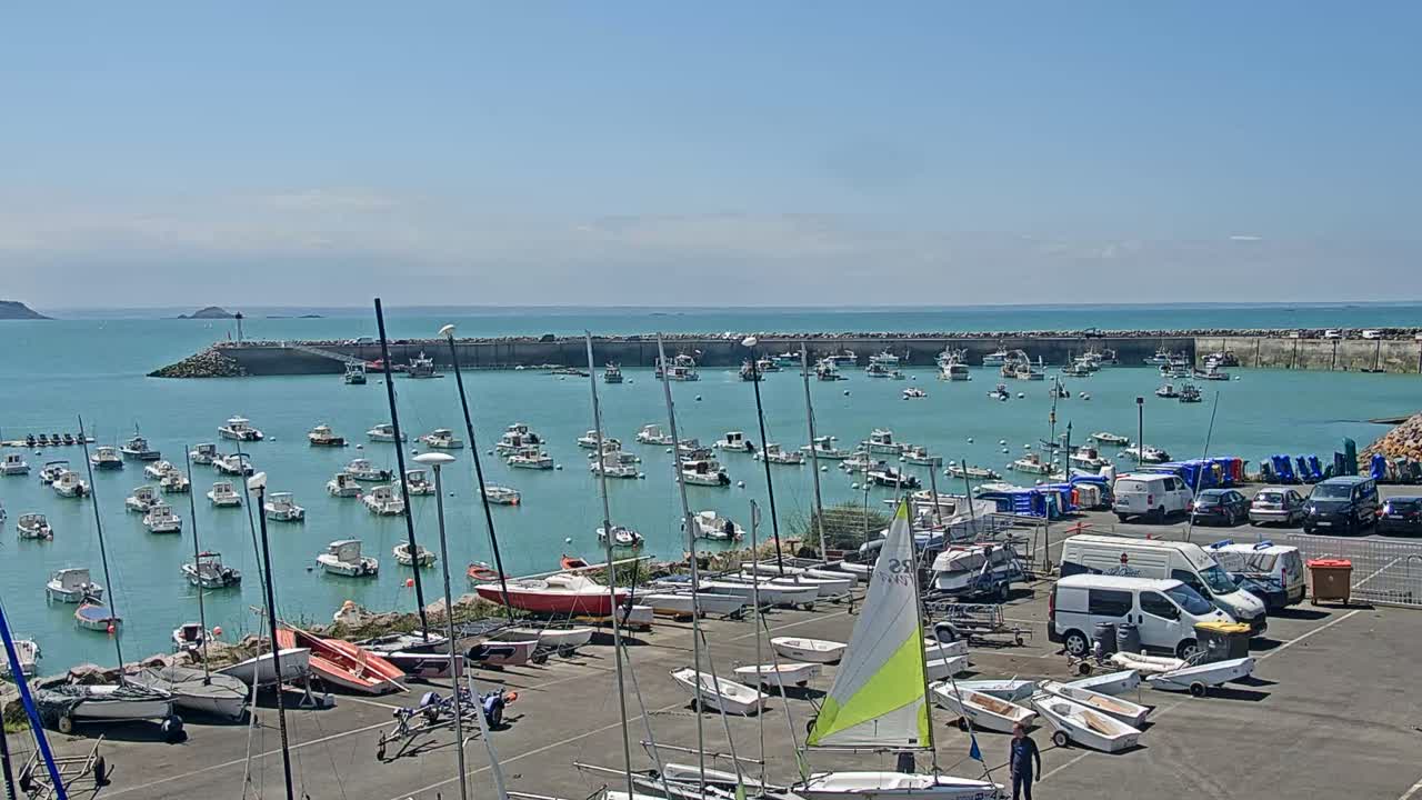 Erquy Comune & Port Live Cam - Saint-Brieuc, Cotes-d'Armor, Bretagne, France