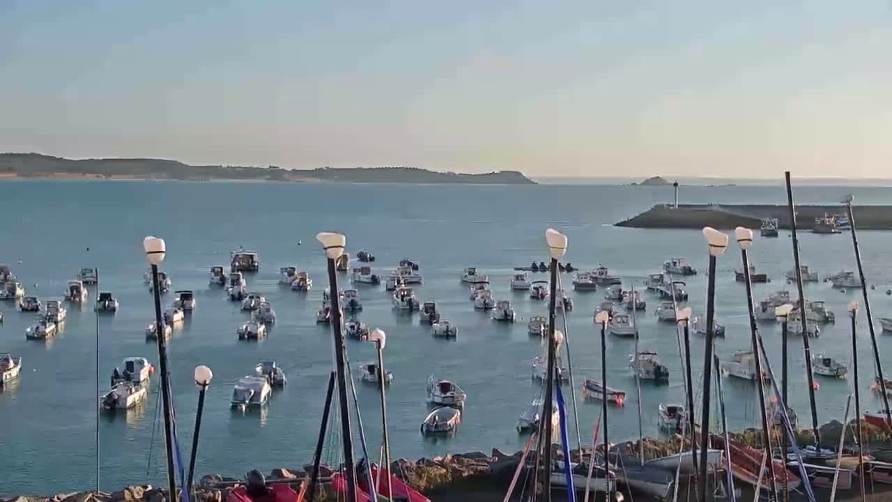 Erquy Comune & Port Live Cam - Saint-Brieuc, Cotes-d'Armor, Bretagne, France