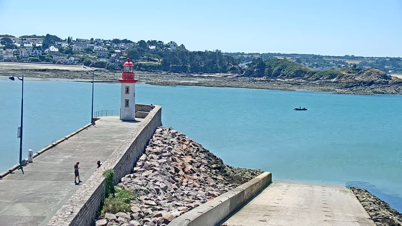 Erquy Comune & Port Live Cam - Saint-Brieuc, Cotes-d'Armor, Bretagne, France