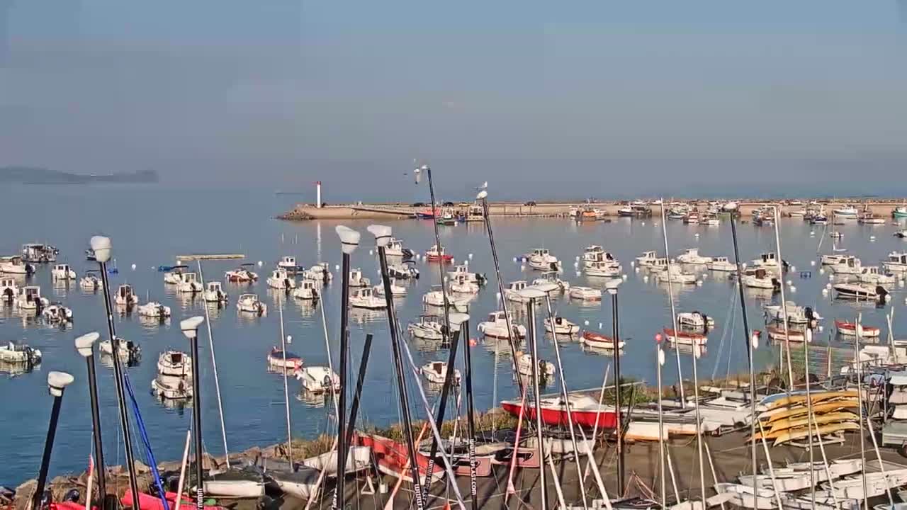 Erquy Comune & Port Live Cam - Saint-Brieuc, Cotes-d'Armor, Bretagne, France