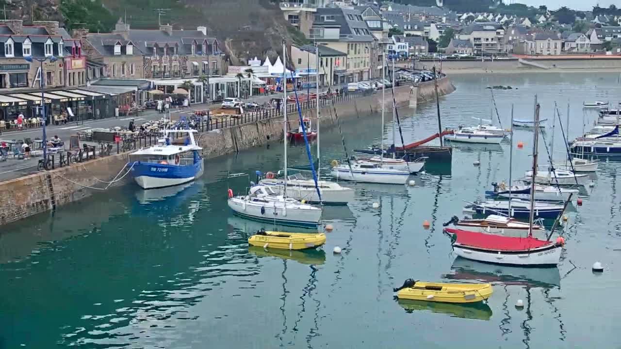 Erquy Comune & Port Live Cam - Saint-Brieuc, Cotes-d'Armor, Bretagne, France