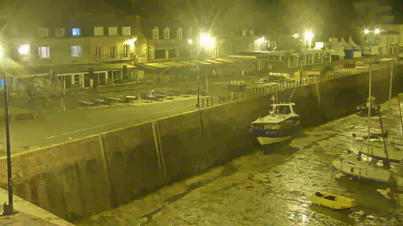 Erquy Comune & Port Live Cam - Saint-Brieuc, Cotes-d'Armor, Bretagne, France