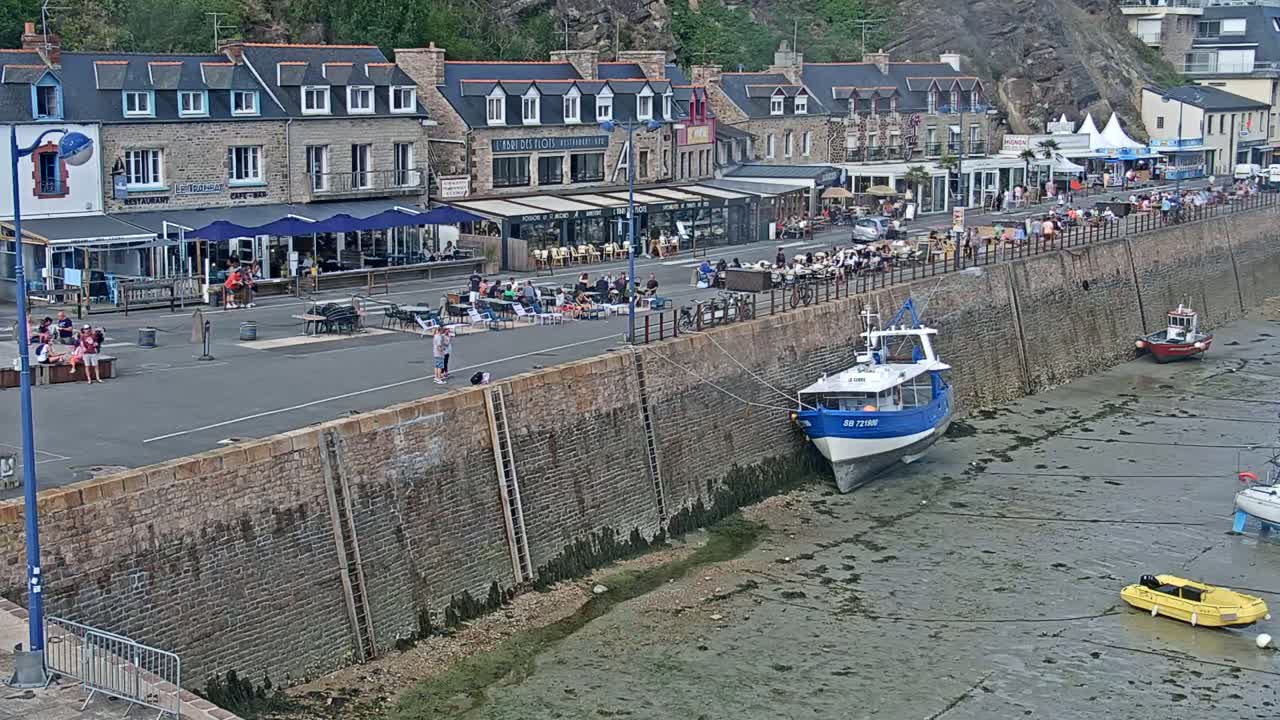 Erquy Comune & Port Live Cam - Saint-Brieuc, Cotes-d'Armor, Bretagne, France