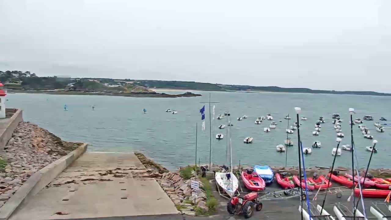 Erquy Comune & Port Live Cam - Saint-Brieuc, Cotes-d'Armor, Bretagne, France