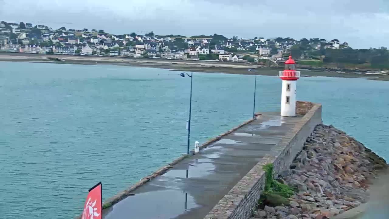 Erquy Comune & Port Live Cam - Saint-Brieuc, Cotes-d'Armor, Bretagne, France