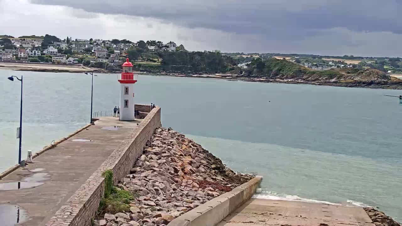 Erquy Comune & Port Live Cam - Saint-Brieuc, Cotes-d'Armor, Bretagne, France