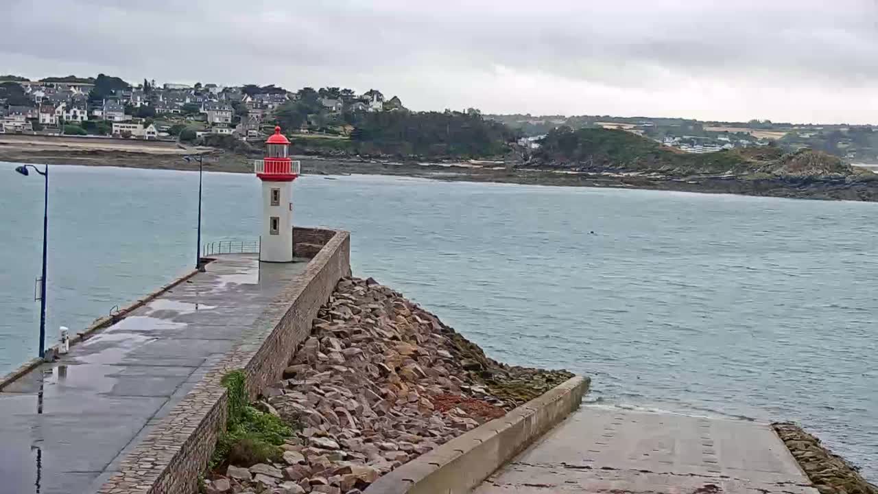 Erquy Comune & Port Live Cam - Saint-Brieuc, Cotes-d'Armor, Bretagne, France