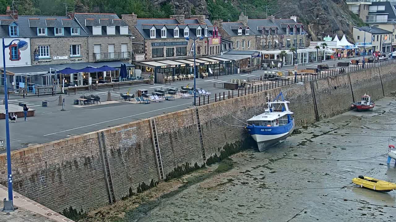 Erquy Comune & Port Live Cam - Saint-Brieuc, Cotes-d'Armor, Bretagne, France
