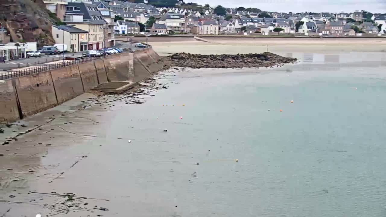 Erquy Comune & Port Live Cam - Saint-Brieuc, Cotes-d'Armor, Bretagne, France