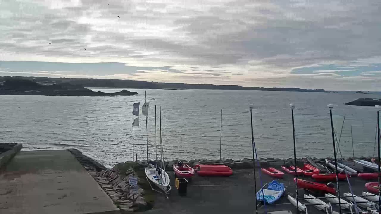 Erquy Comune & Port Live Cam - Saint-Brieuc, Cotes-d'Armor, Bretagne, France