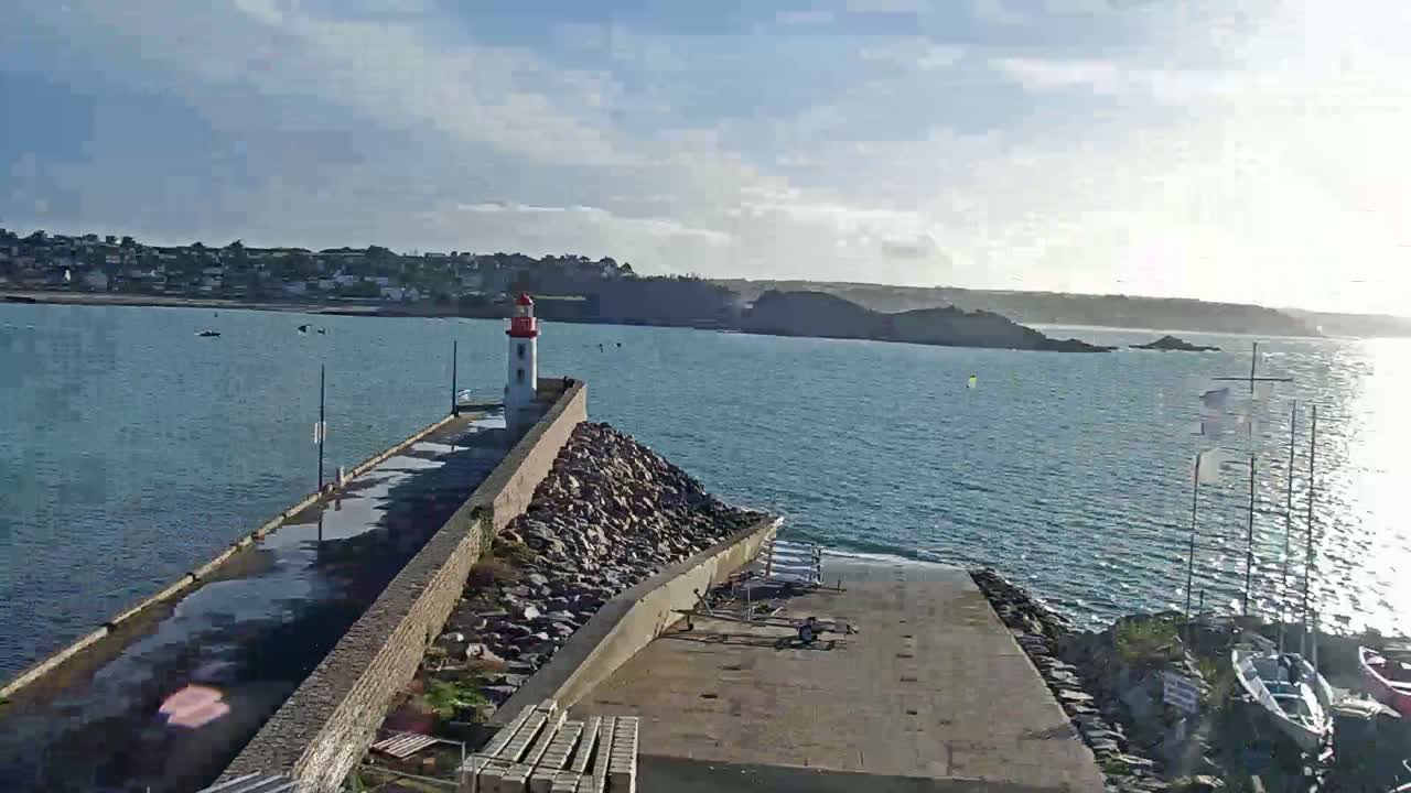 Erquy Comune & Port Live Cam - Saint-Brieuc, Cotes-d'Armor, Bretagne, France