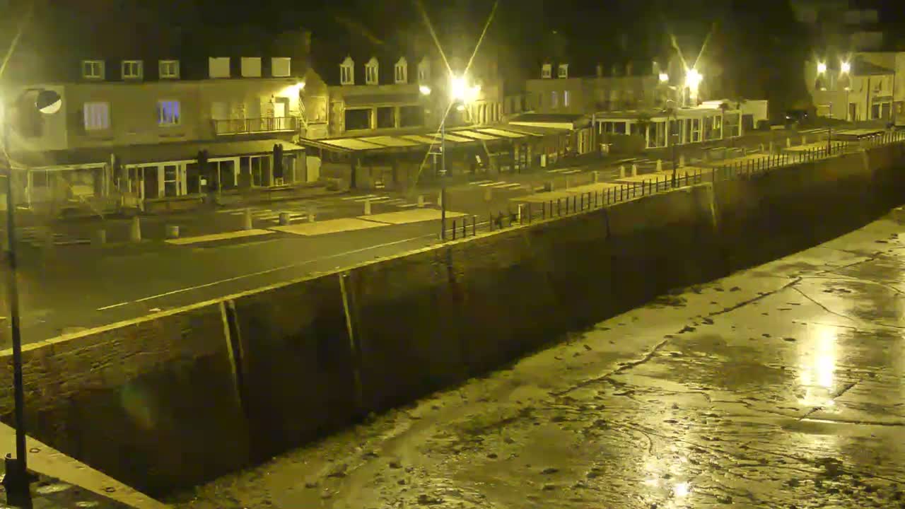 Erquy Comune & Port Live Cam - Saint-Brieuc, Cotes-d'Armor, Bretagne, France