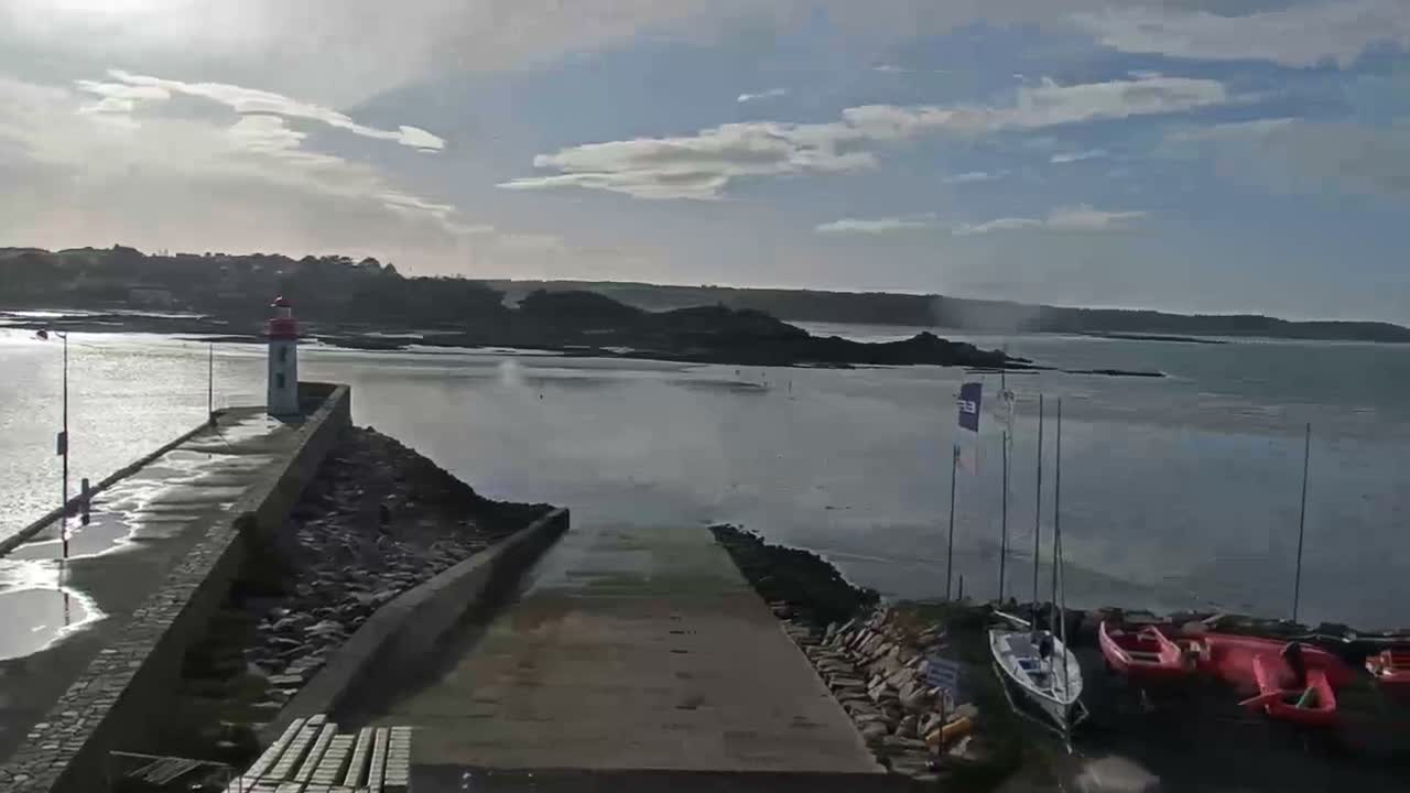 Erquy Comune & Port Live Cam - Saint-Brieuc, Cotes-d'Armor, Bretagne, France