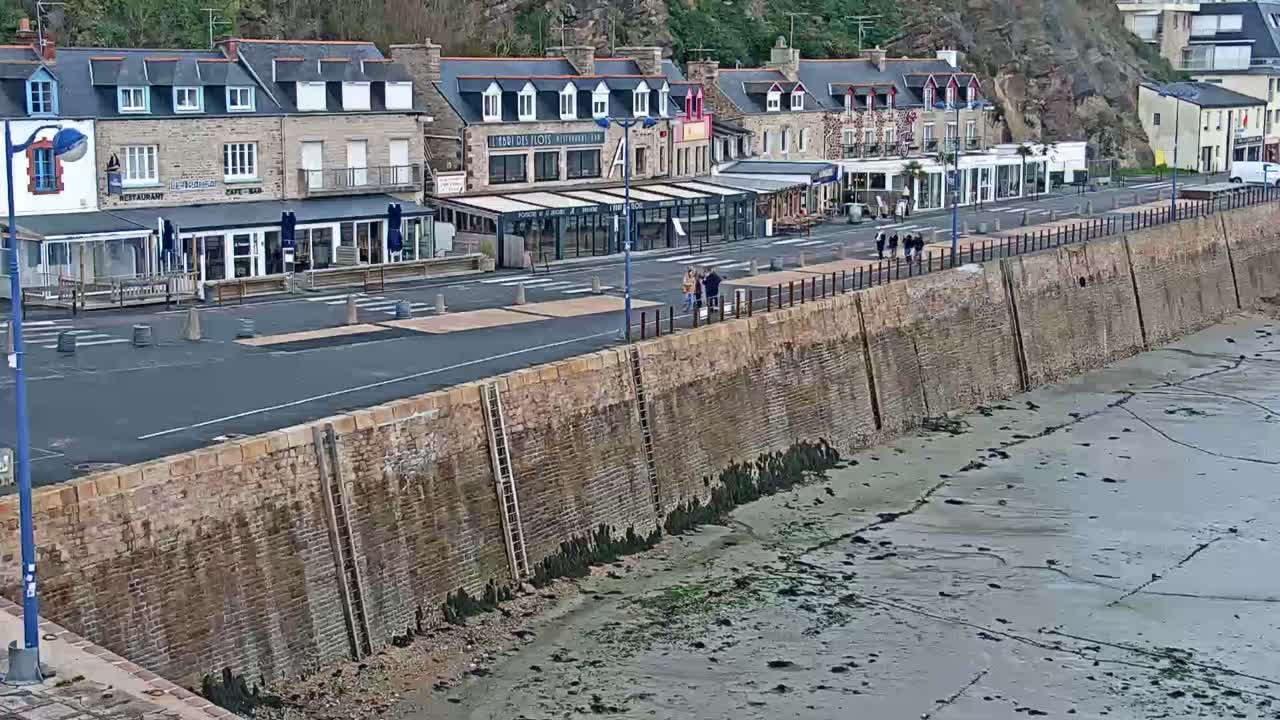 Erquy Comune & Port Live Cam - Saint-Brieuc, Cotes-d'Armor, Bretagne, France
