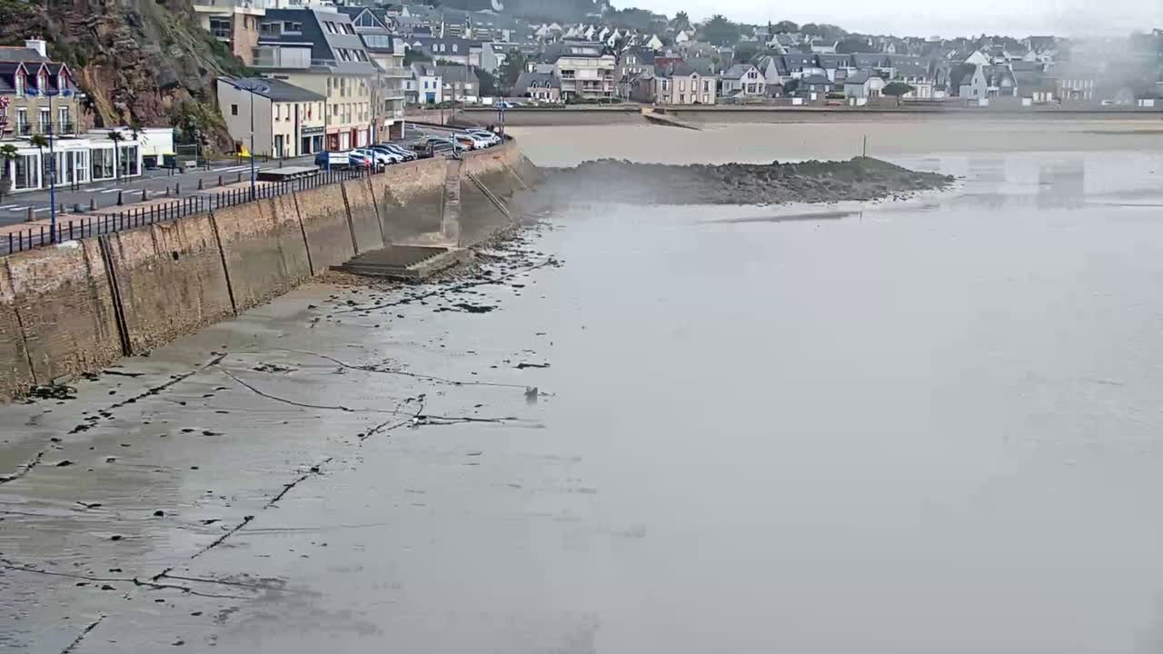 Erquy Comune & Port Live Cam - Saint-Brieuc, Cotes-d'Armor, Bretagne, France