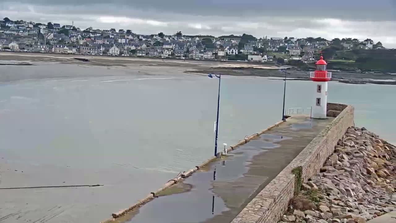 Erquy Comune & Port Live Cam - Saint-Brieuc, Cotes-d'Armor, Bretagne, France