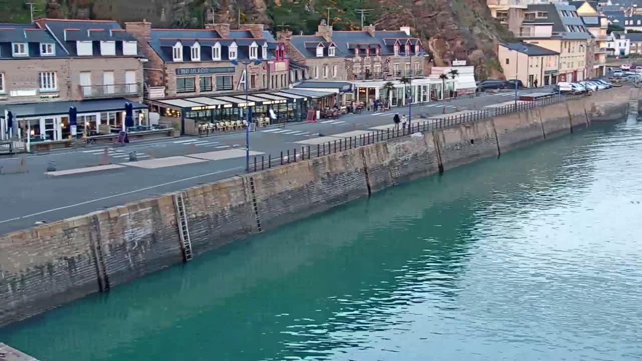 Erquy Comune & Port Live Cam - Saint-Brieuc, Cotes-d'Armor, Bretagne, France