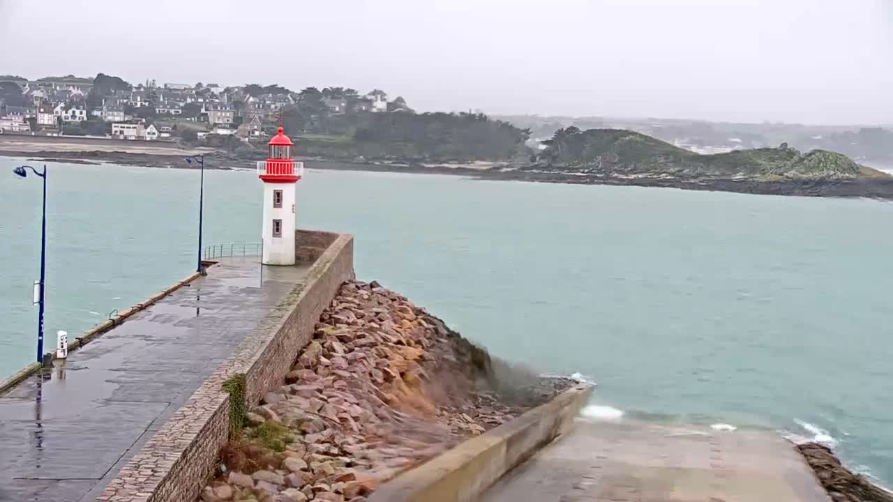 Erquy Comune & Port Live Cam - Saint-Brieuc, Cotes-d'Armor, Bretagne, France