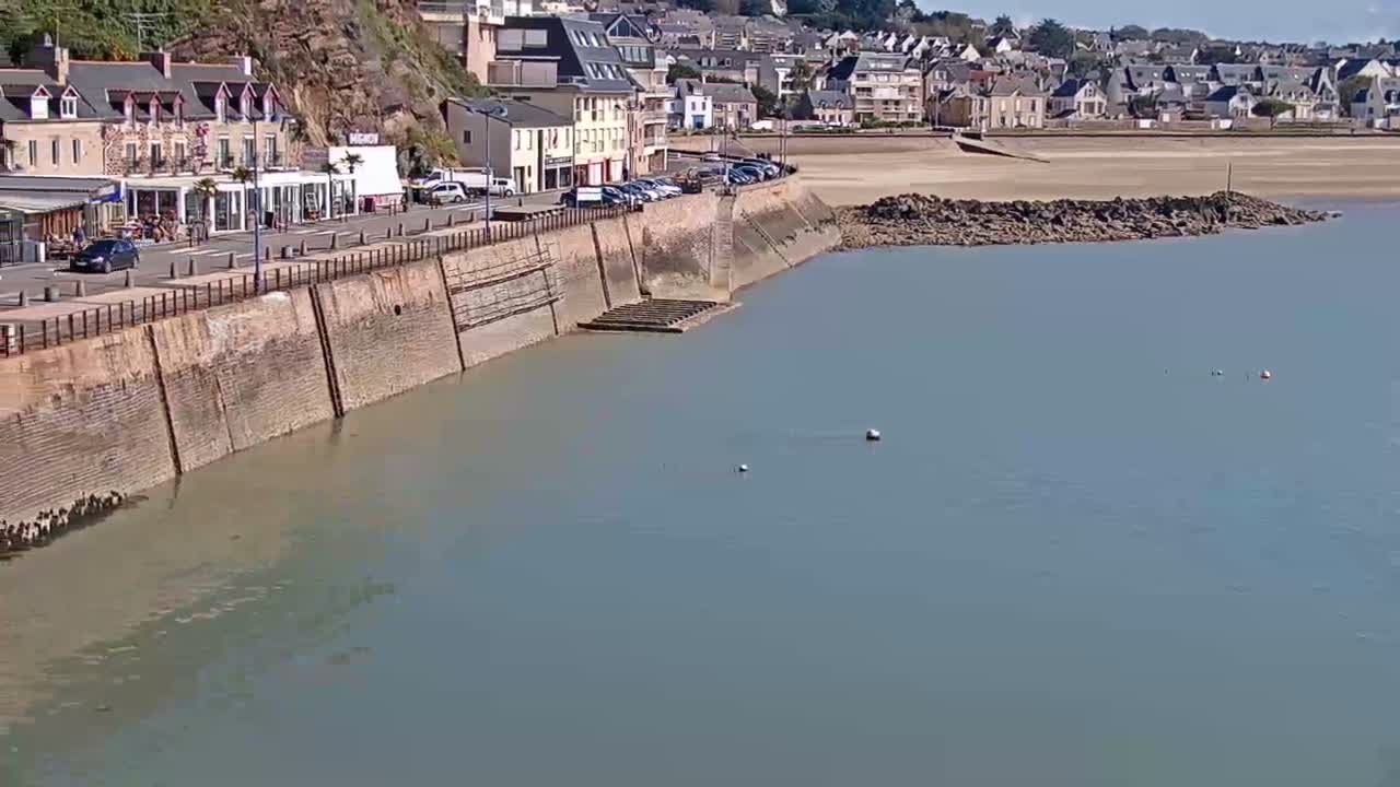 Erquy Comune & Port Live Cam - Saint-Brieuc, Cotes-d'Armor, Bretagne, France