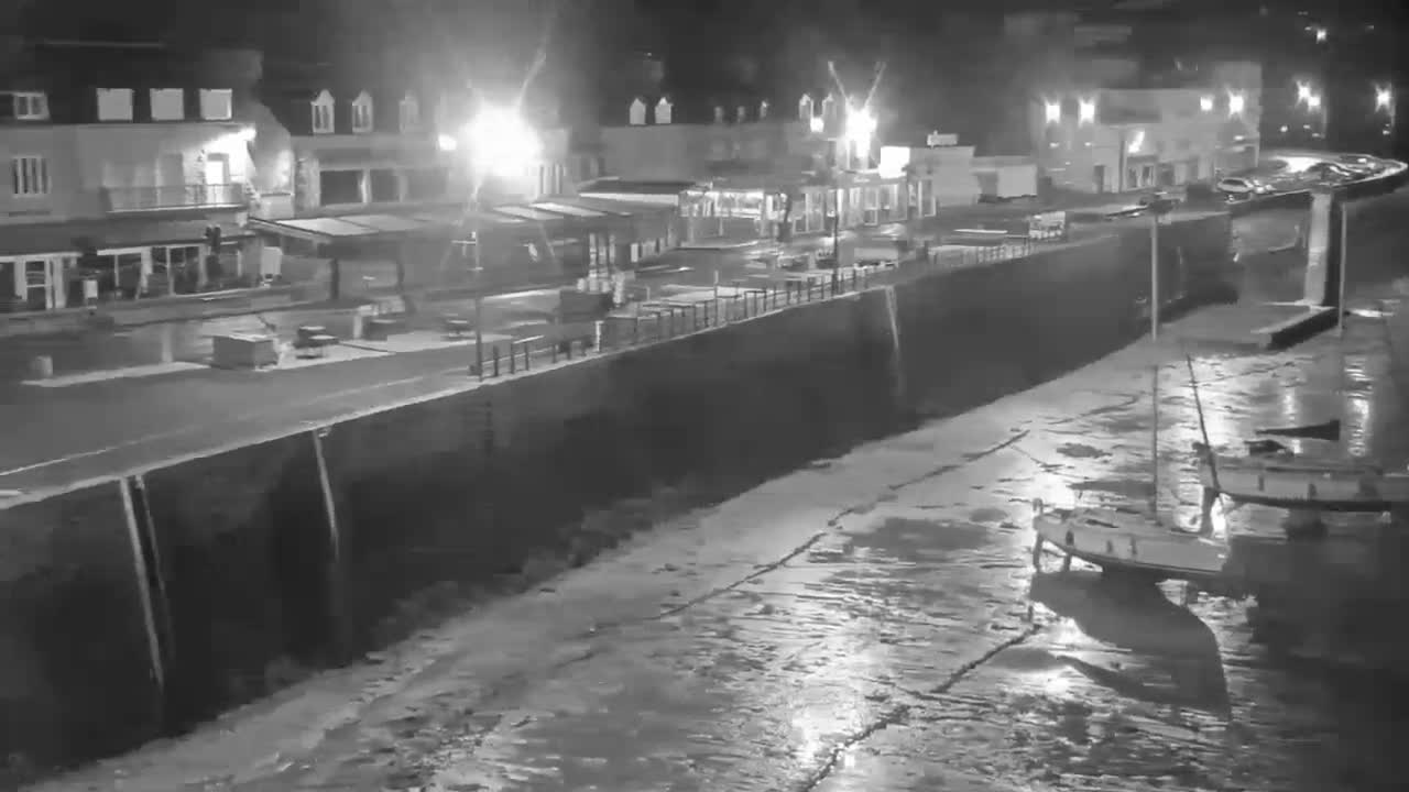 Erquy Comune & Port Live Cam - Saint-Brieuc, Cotes-d'Armor, Bretagne, France