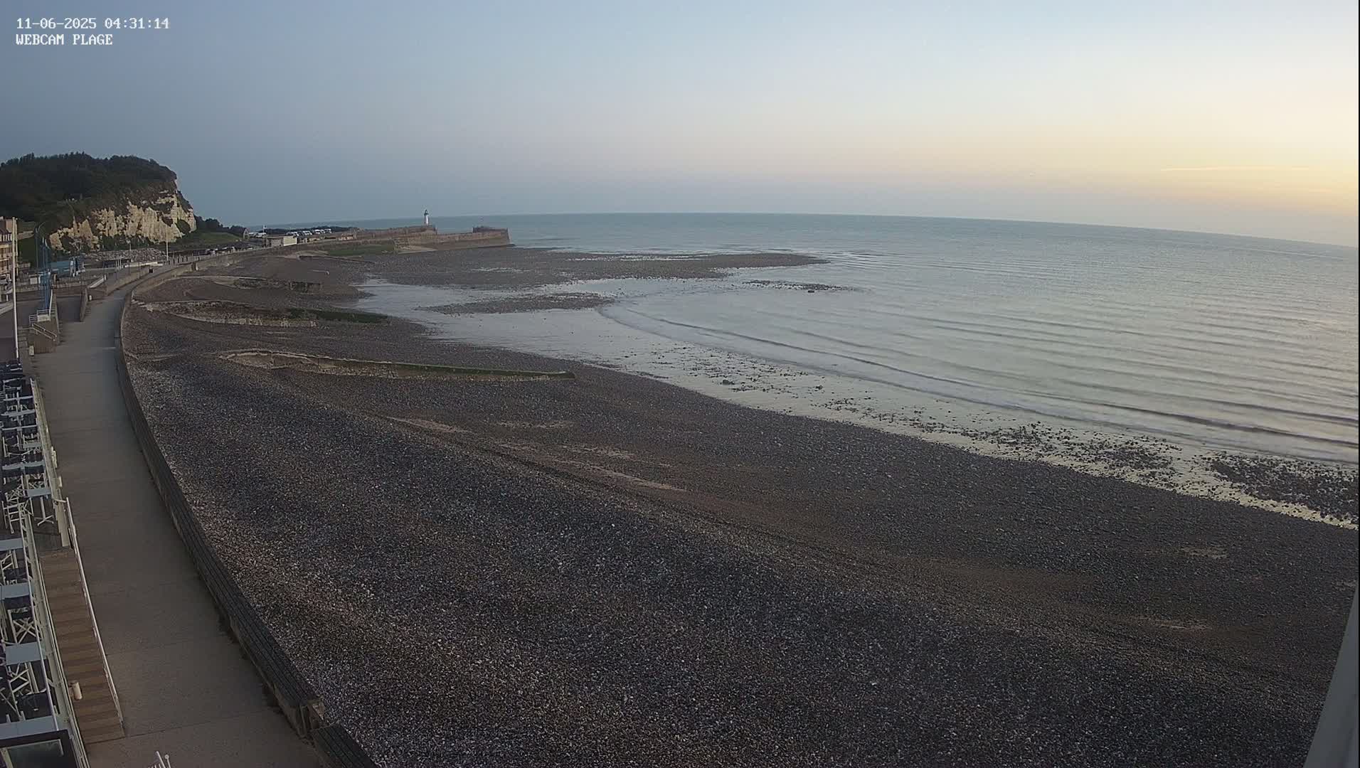 Plage de Saint-Valery-en-Caux  Beach Live Cam - Dieppe, Seine-Maritime, Normandie, France