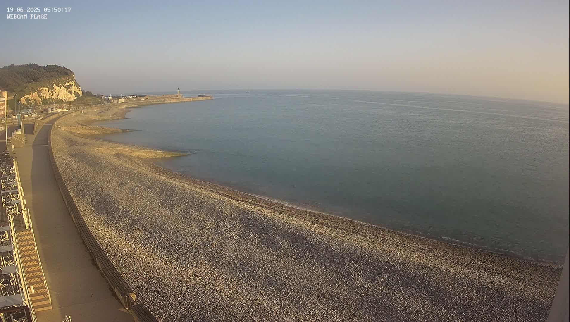 Plage de Saint-Valery-en-Caux  Beach Live Cam - Dieppe, Seine-Maritime, Normandie, France