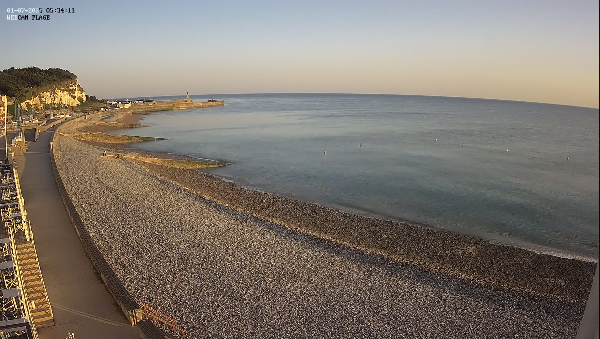 Plage de Saint-Valery-en-Caux  Beach Live Cam - Dieppe, Seine-Maritime, Normandie, France