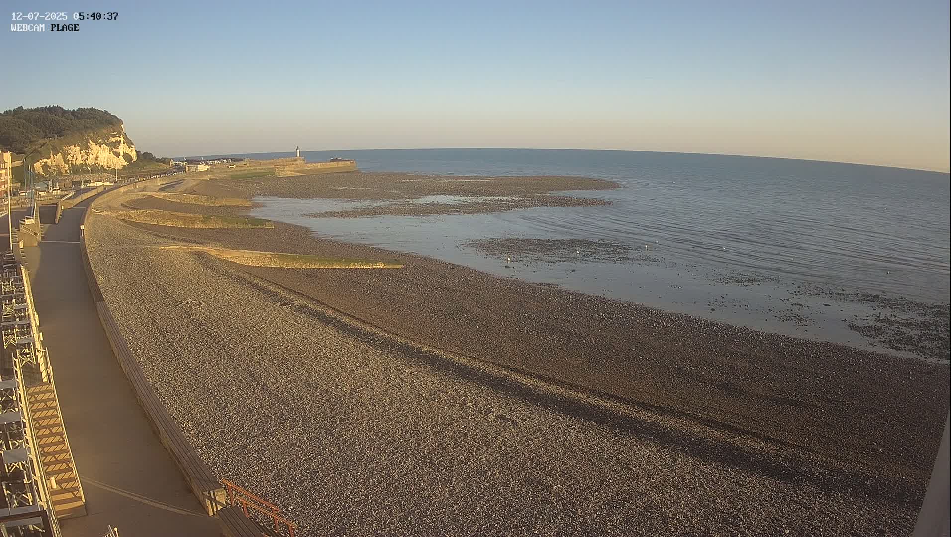 Plage de Saint-Valery-en-Caux  Beach Live Cam - Dieppe, Seine-Maritime, Normandie, France