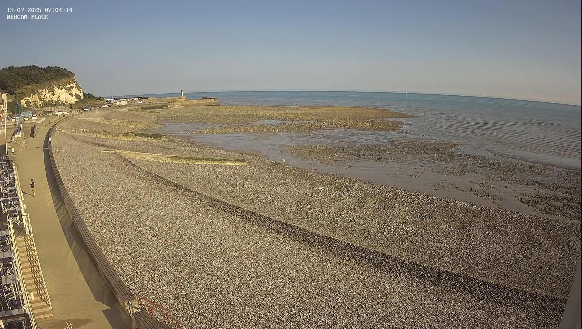 Plage de Saint-Valery-en-Caux  Beach Live Cam - Dieppe, Seine-Maritime, Normandie, France