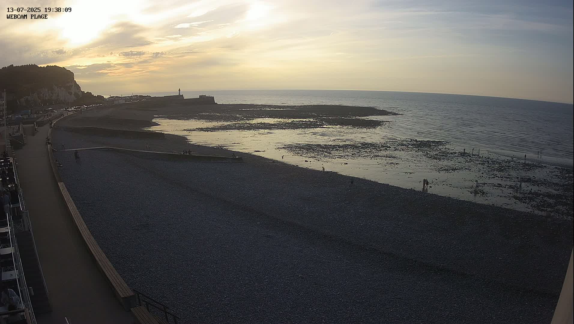 Plage de Saint-Valery-en-Caux  Beach Live Cam - Dieppe, Seine-Maritime, Normandie, France