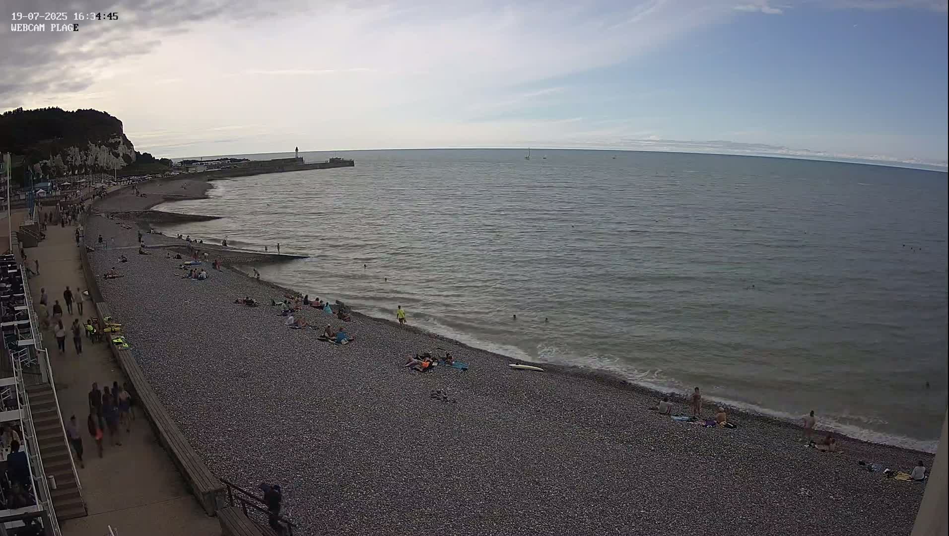 Plage de Saint-Valery-en-Caux  Beach Live Cam - Dieppe, Seine-Maritime, Normandie, France