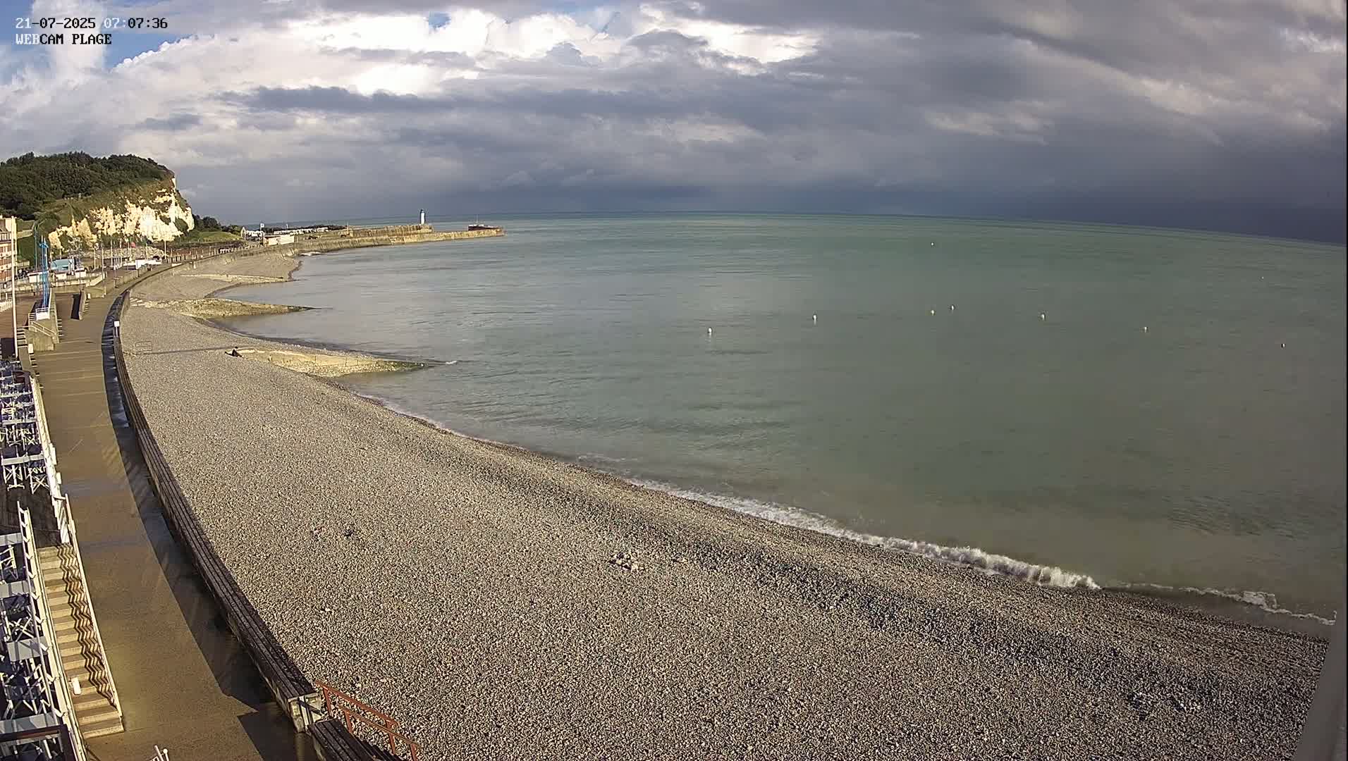 Plage de Saint-Valery-en-Caux  Beach Live Cam - Dieppe, Seine-Maritime, Normandie, France