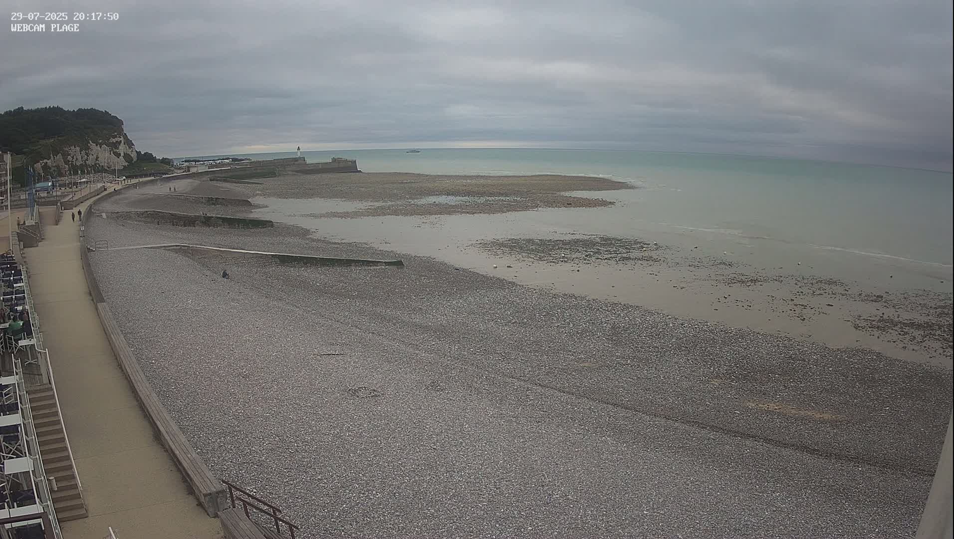 Plage de Saint-Valery-en-Caux  Beach Live Cam - Dieppe, Seine-Maritime, Normandie, France