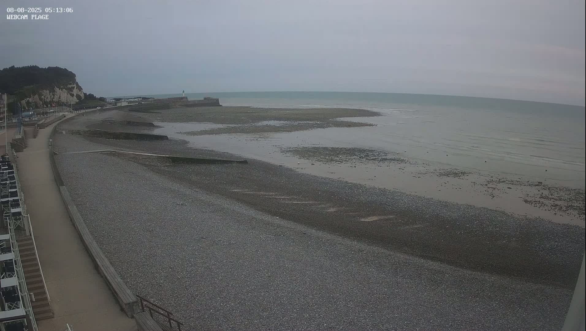 Plage de Saint-Valery-en-Caux  Beach Live Cam - Dieppe, Seine-Maritime, Normandie, France