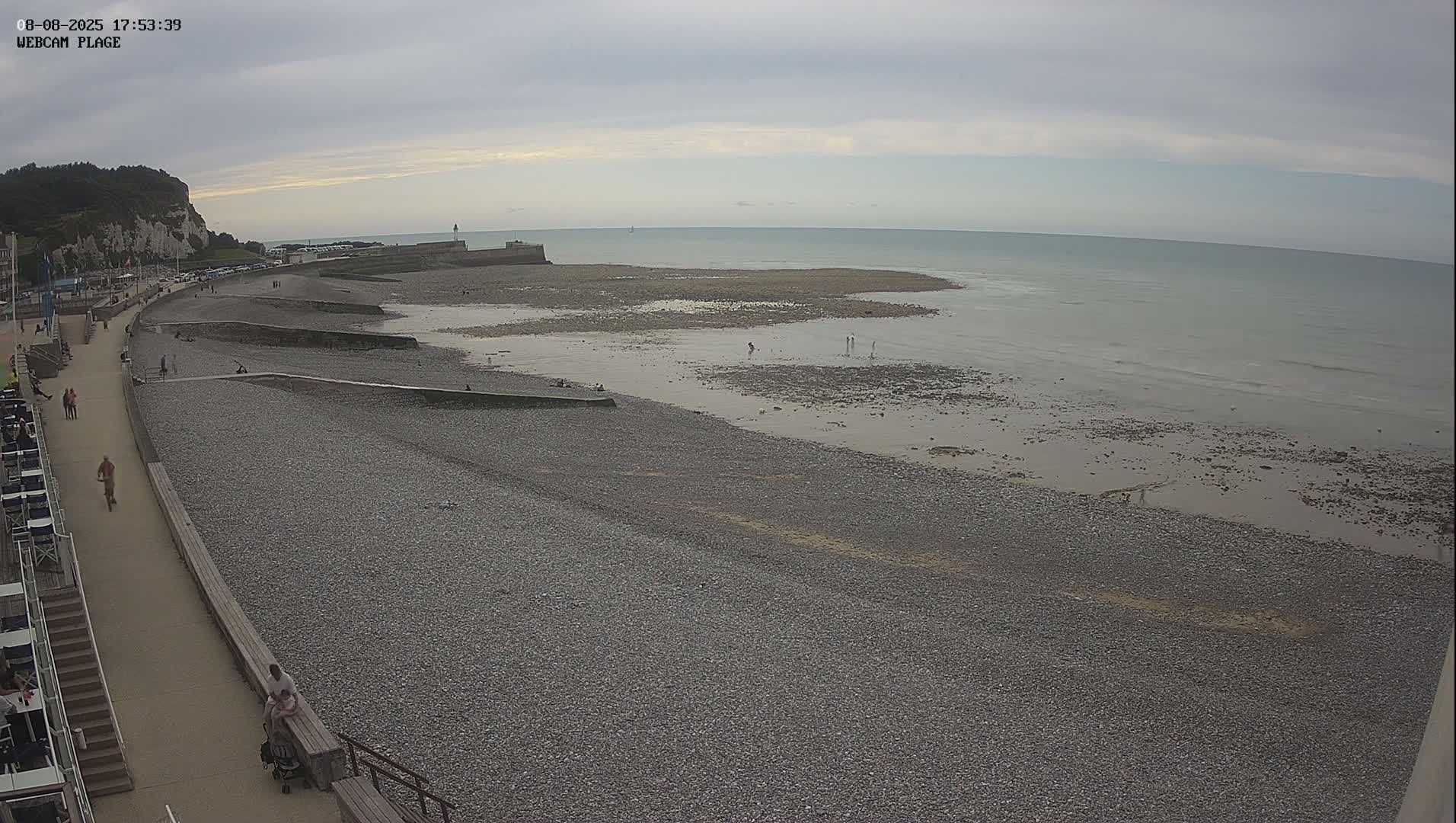 Plage de Saint-Valery-en-Caux  Beach Live Cam - Dieppe, Seine-Maritime, Normandie, France