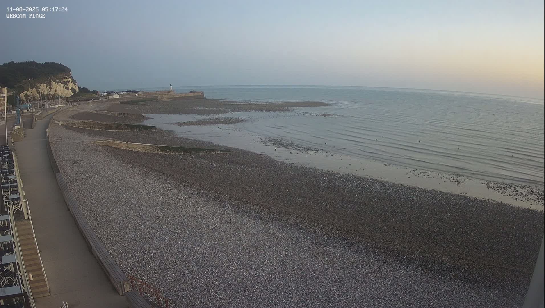 Plage de Saint-Valery-en-Caux  Beach Live Cam - Dieppe, Seine-Maritime, Normandie, France
