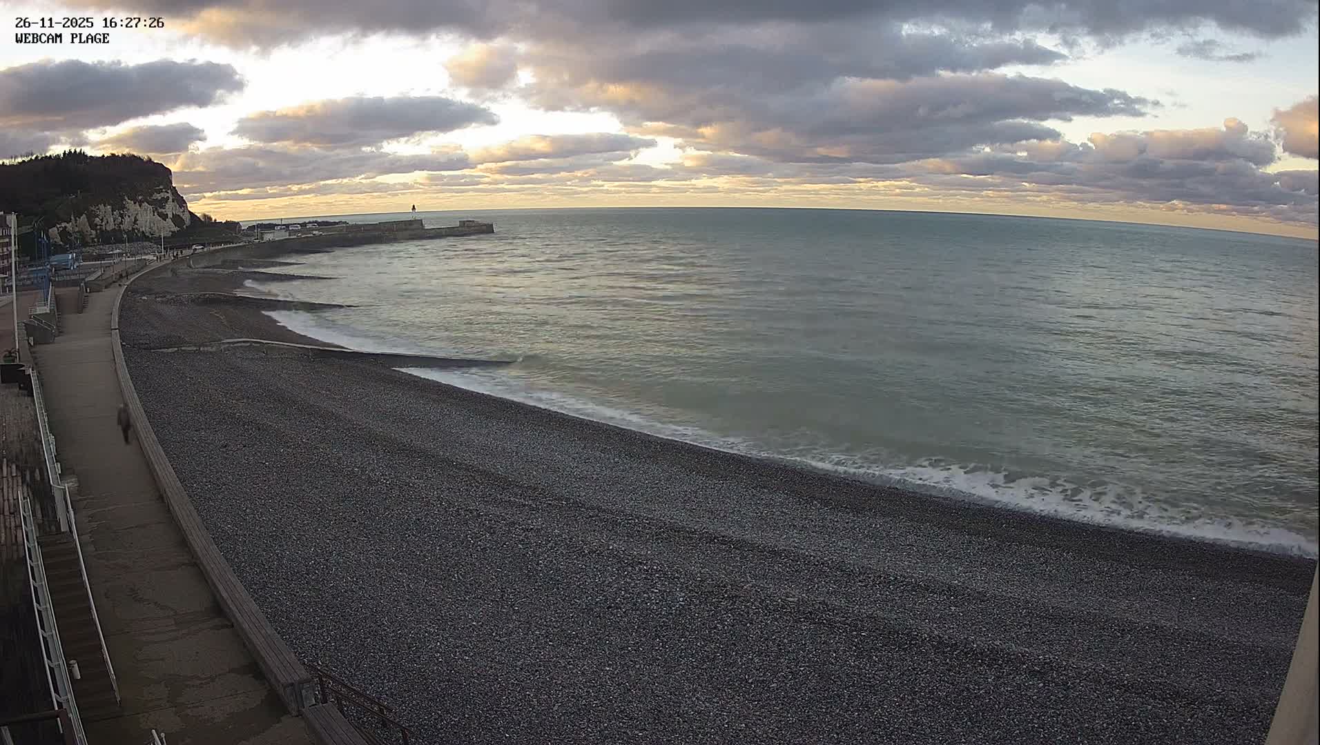 Plage de Saint-Valery-en-Caux  Beach Live Cam - Dieppe, Seine-Maritime, Normandie, France